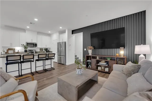 $535,000 | 600 Carriage Hill Drive, Unit 1069, Las Vegas, NV 89138