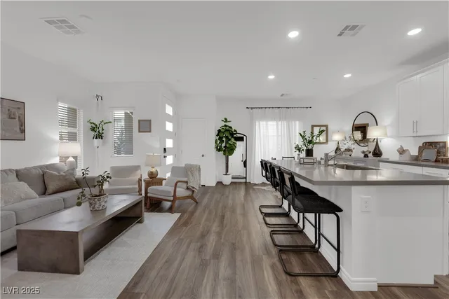 $535,000 | 600 Carriage Hill Drive, Unit 1069, Las Vegas, NV 89138