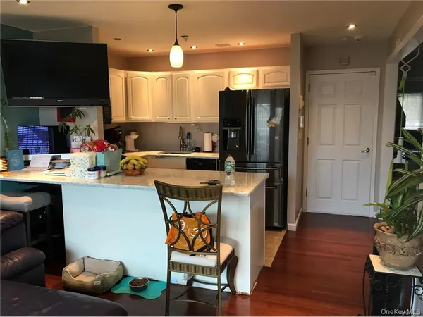 $850,000 | 2226 Norton Avenue | Castle Hill