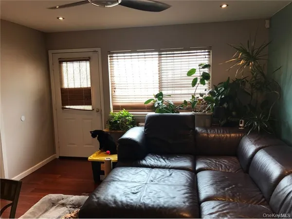 $850,000 | 2226 Norton Avenue | Castle Hill
