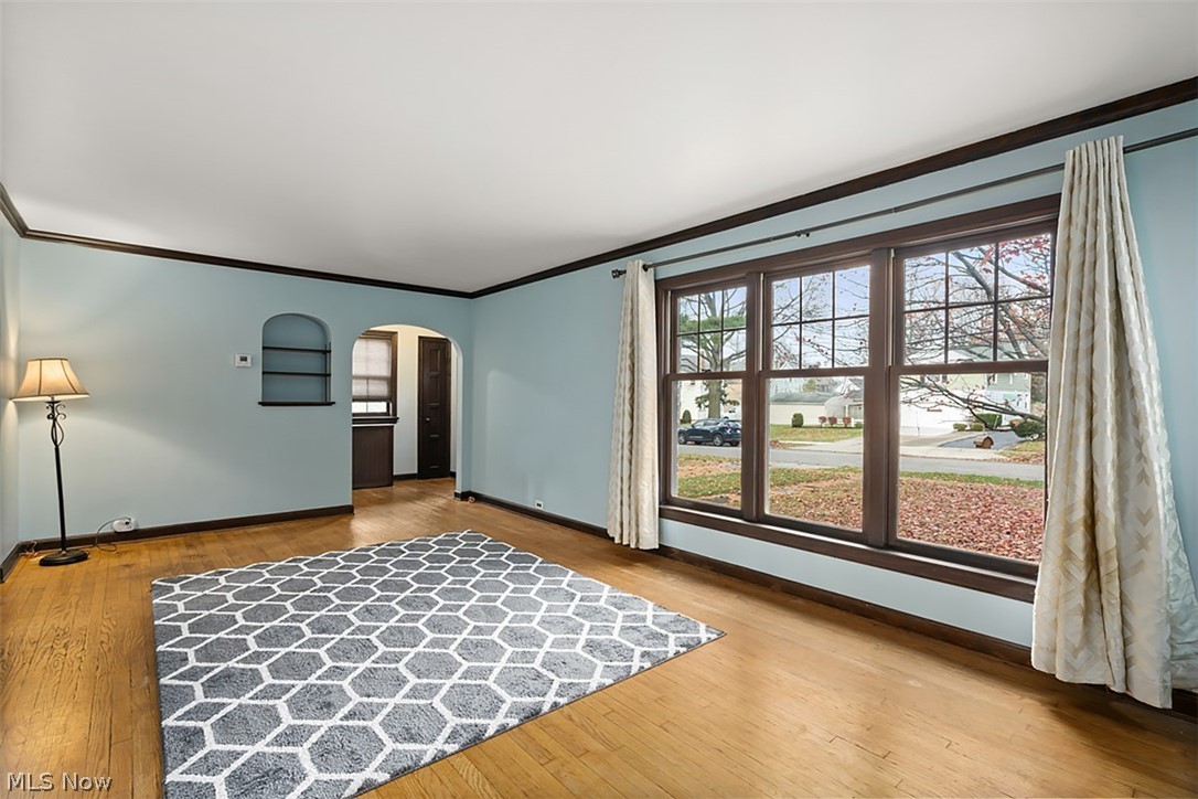 1030 Allston Road Cleveland, OH 44121 - Photo 3 of 32 Gallery Image 3