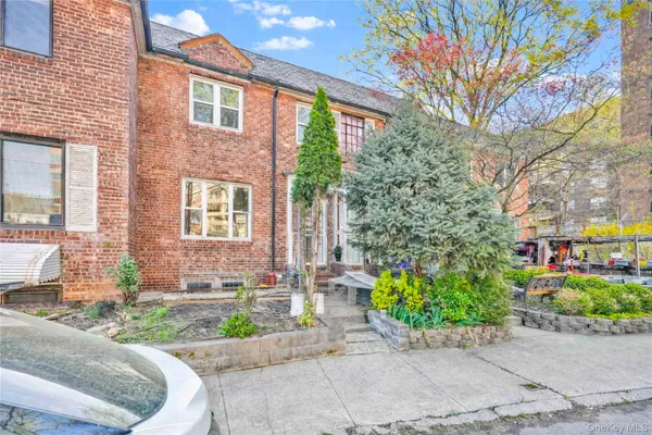 $4,300 | 33-19 143rd Street | Flushing