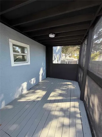 a view of livingroom with furniture