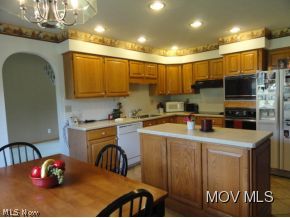 1095 Joe Skinner Road Belpre, OH 45714 - Photo 6 of 24 kitchen