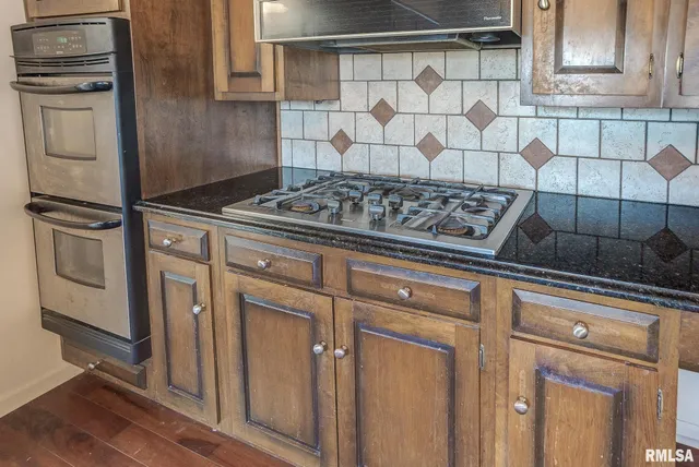 $365,000 | 333 North Lakeview Drive, Salem, IL 62881