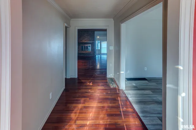 $365,000 | 333 North Lakeview Drive, Salem, IL 62881