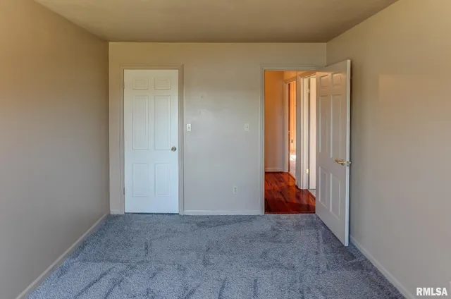 $365,000 | 333 North Lakeview Drive, Salem, IL 62881