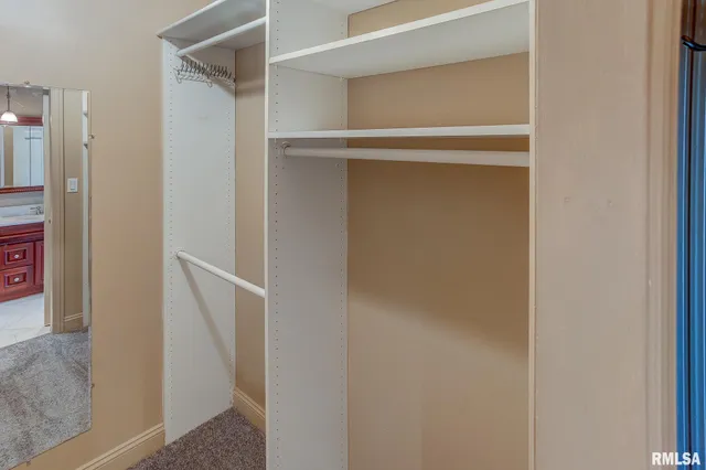 $365,000 | 333 North Lakeview Drive, Salem, IL 62881