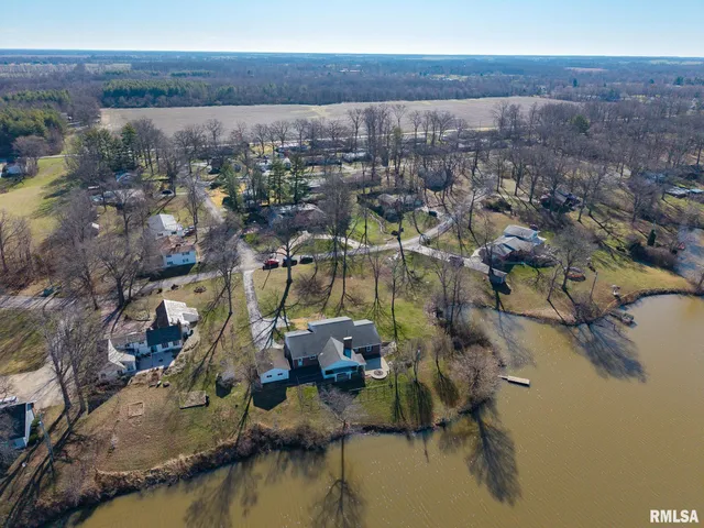 $365,000 | 333 North Lakeview Drive, Salem, IL 62881