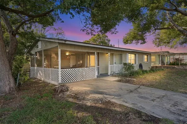 $299,500 | 902 South Galena Avenue, Minneola, FL 34715