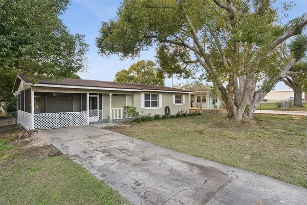 $299,500 | 902 South Galena Avenue, Minneola, FL 34715