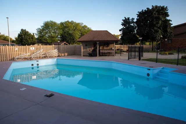 $128,000 | 3965 South 84th Street, Unit 5, Greenfield, WI 53228