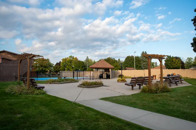 $128,000 | 3965 South 84th Street, Unit 5, Greenfield, WI 53228