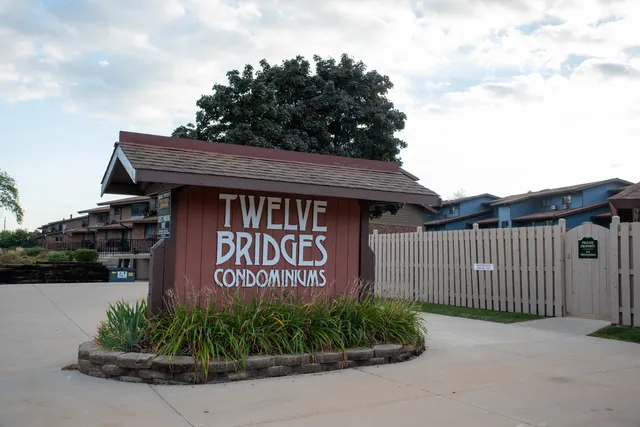 $128,000 | 3965 South 84th Street, Unit 5, Greenfield, WI 53228