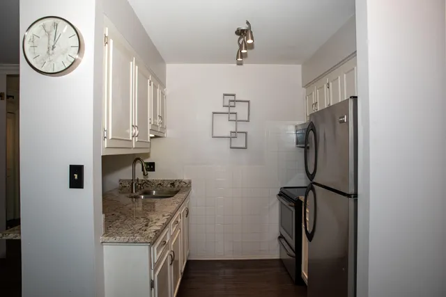 $128,000 | 3965 South 84th Street, Unit 5, Greenfield, WI 53228