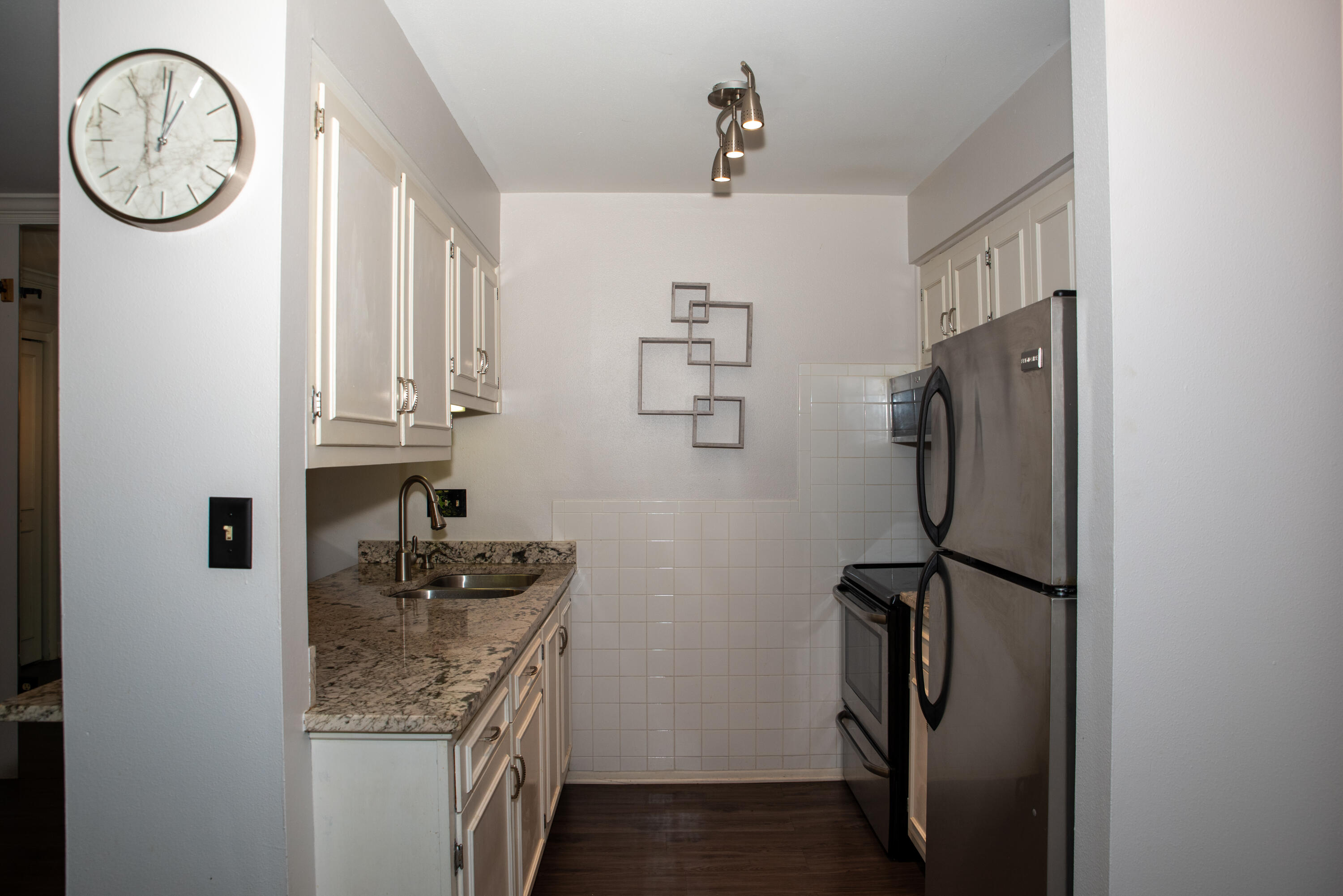 3965 South 84th Street, Unit 5 Greenfield, WI 53228 - Photo 7 of 29 Kitchen