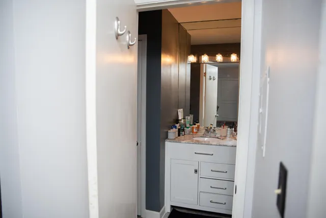 $128,000 | 3965 South 84th Street, Unit 5, Greenfield, WI 53228