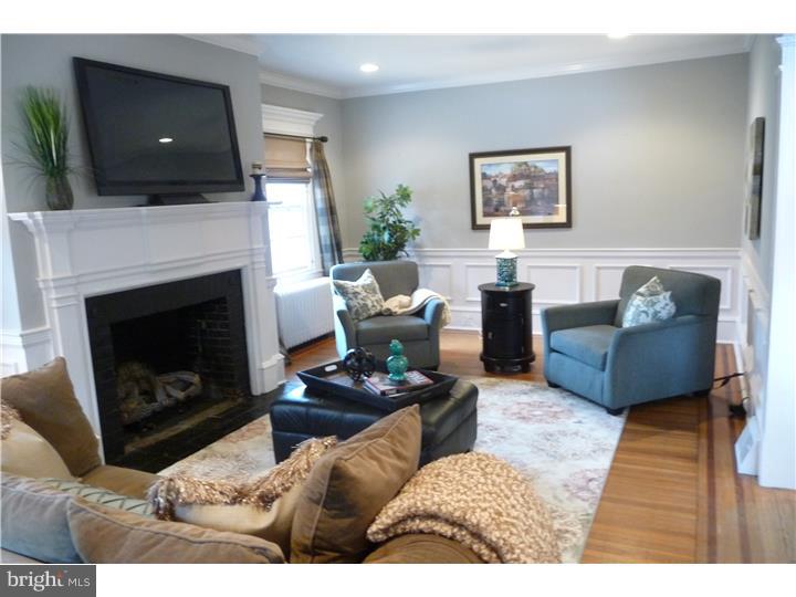 439 Conshohocken State Road Bala Cynwyd, PA 19004 - Photo 3 of 23 Living Room