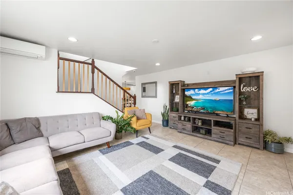 $5,500 | 91-1031 Papaa Street, Kapolei, HI 96707