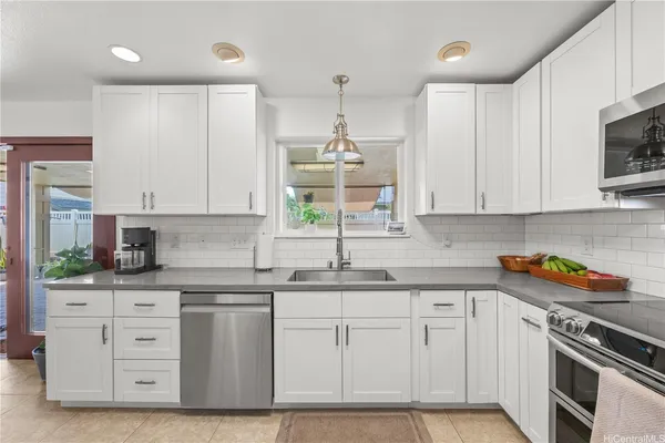 $5,500 | 91-1031 Papaa Street, Kapolei, HI 96707