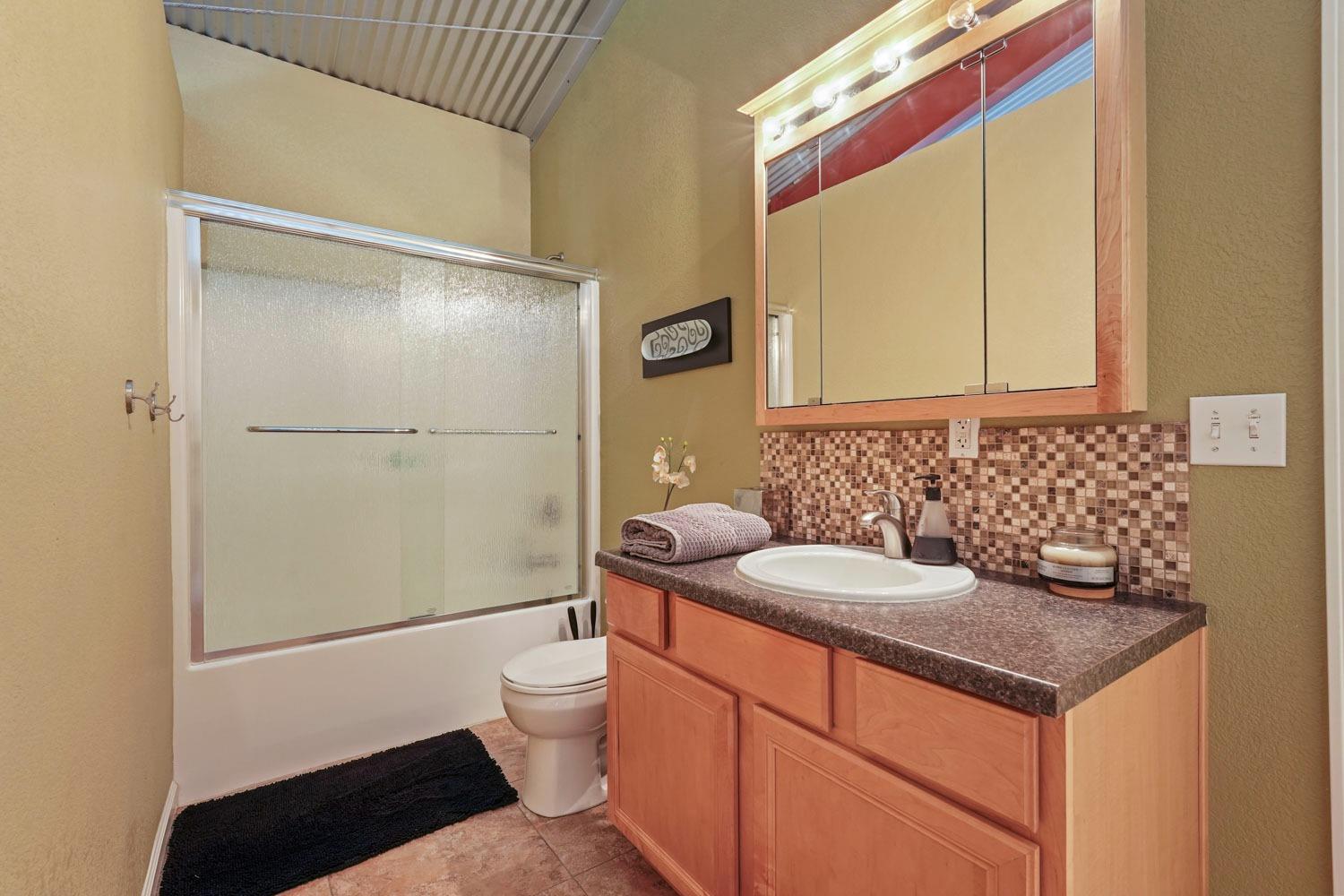 10675 Valensin Road Galt, CA 95632 - Photo 12 of 98