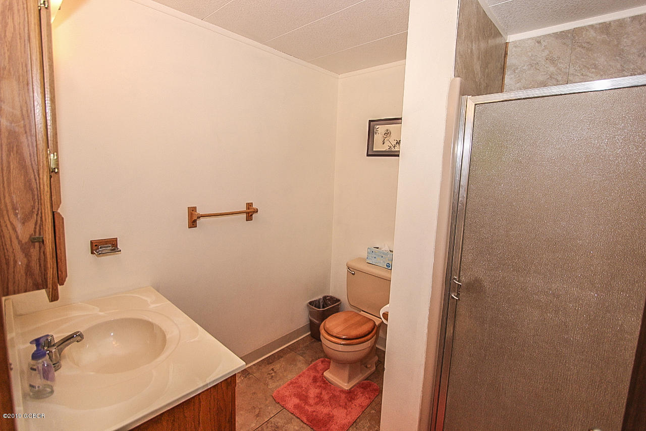 200 Carriage Road Fraser, CO 80442 - Photo 14 of 26 master bath