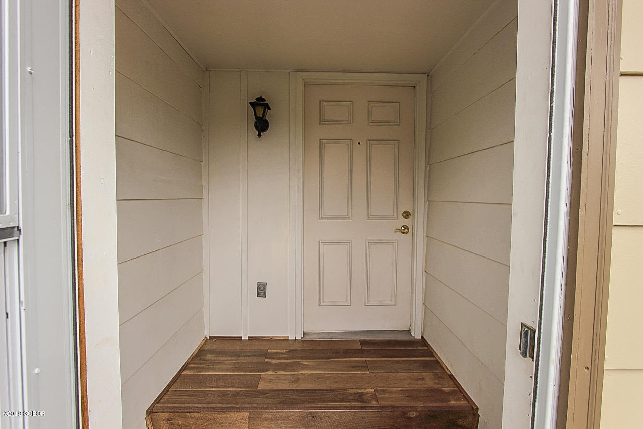 200 Carriage Road Fraser, CO 80442 - Photo 16 of 26 entry way