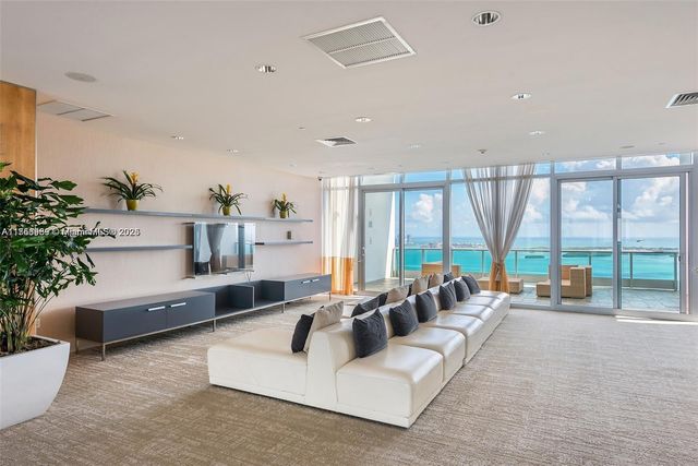 $4,200,000 | 1331 Brickell Bay Drive, Unit 4211, Miami, FL 33131