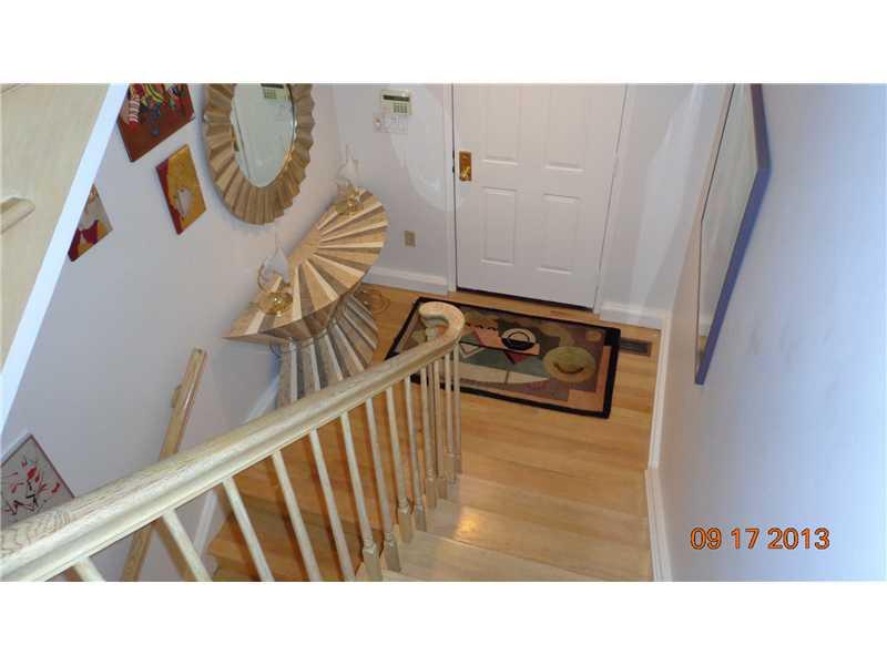 312 Schenley Road Pittsburgh, PA 15217 - Photo 2 of 25 Entry/Foyer. LOVELY FOYER WITH HARDWOOD FLOOR