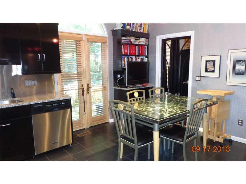 312 Schenley Road Pittsburgh, PA 15217 - Photo 11 of 25 Kitchen. FEAT-IN KITCHEN
