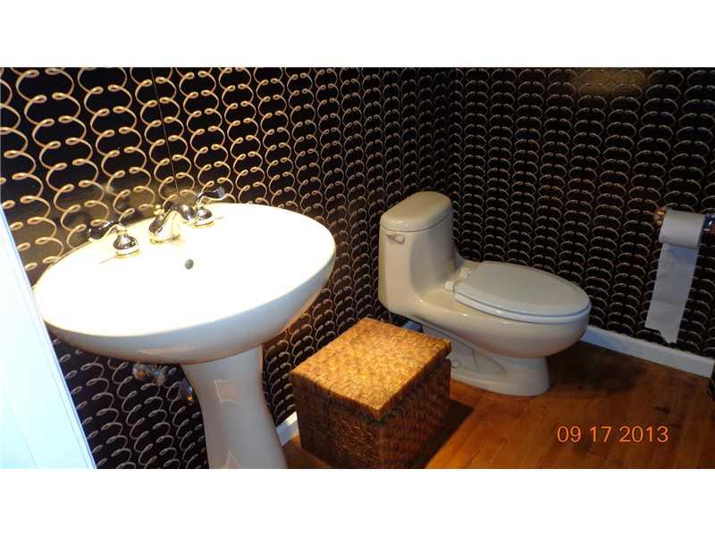 312 Schenley Road Pittsburgh, PA 15217 - Photo 14 of 25 Partial Bath.