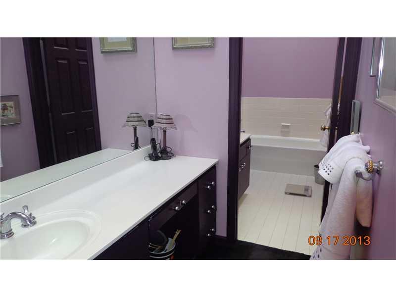 312 Schenley Road Pittsburgh, PA 15217 - Photo 18 of 25 Master Bath/Spa. ENSUITE BATHROOM