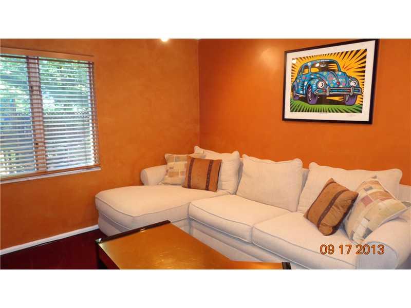 312 Schenley Road Pittsburgh, PA 15217 - Photo 19 of 25 Bedroom. ONE OF THREE/FOUR BEDROOMS