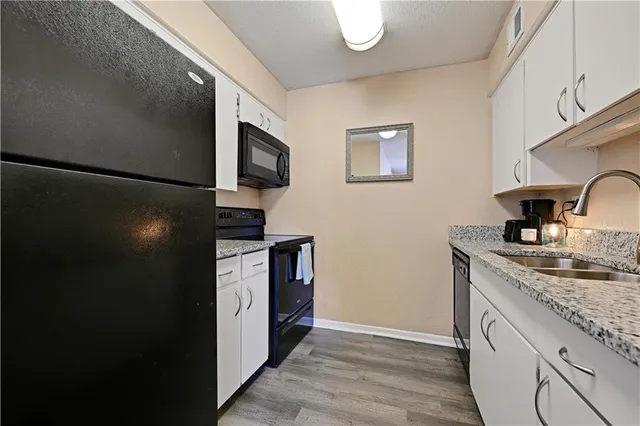 $168,500 | 6228 Robinson Street, Unit 4, Overland Park, KS 66202