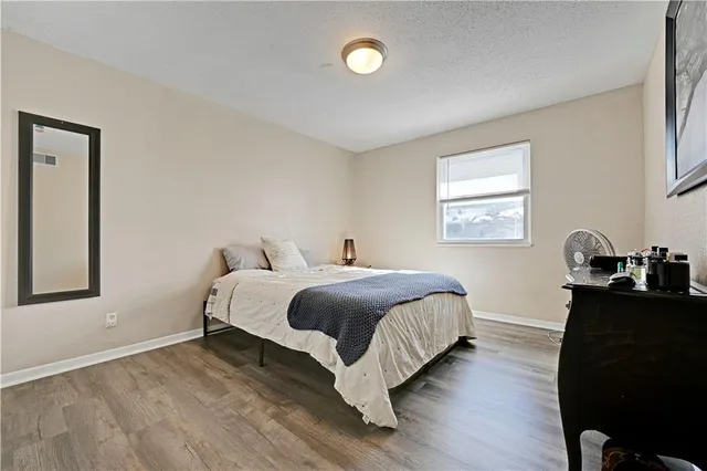 $168,500 | 6228 Robinson Street, Unit 4, Overland Park, KS 66202