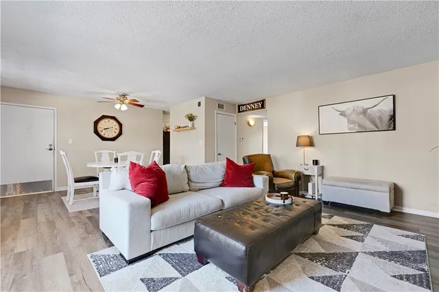 $168,500 | 6228 Robinson Street, Unit 4, Overland Park, KS 66202