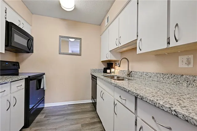 $168,500 | 6228 Robinson Street, Unit 4, Overland Park, KS 66202