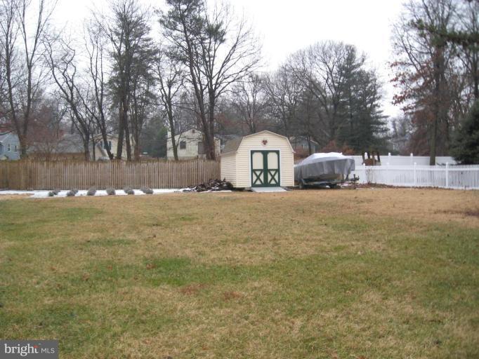1127 River Bay Road Annapolis, MD 21409 - Photo 5 of 11 Level fully fenced back yard