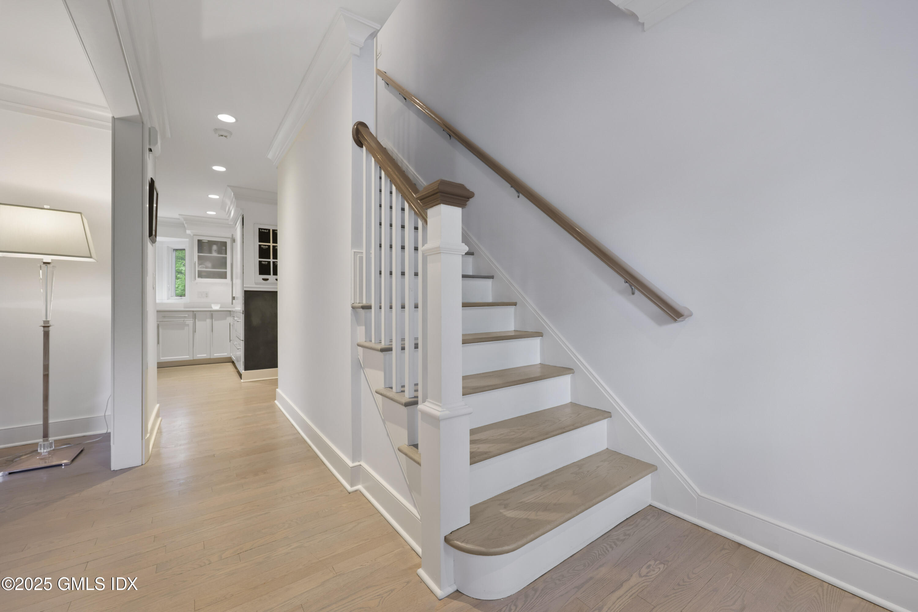 29 Griffith Road Riverside, CT 06878 - Photo 3 of 25 a view of entryway and hall with a kitchen