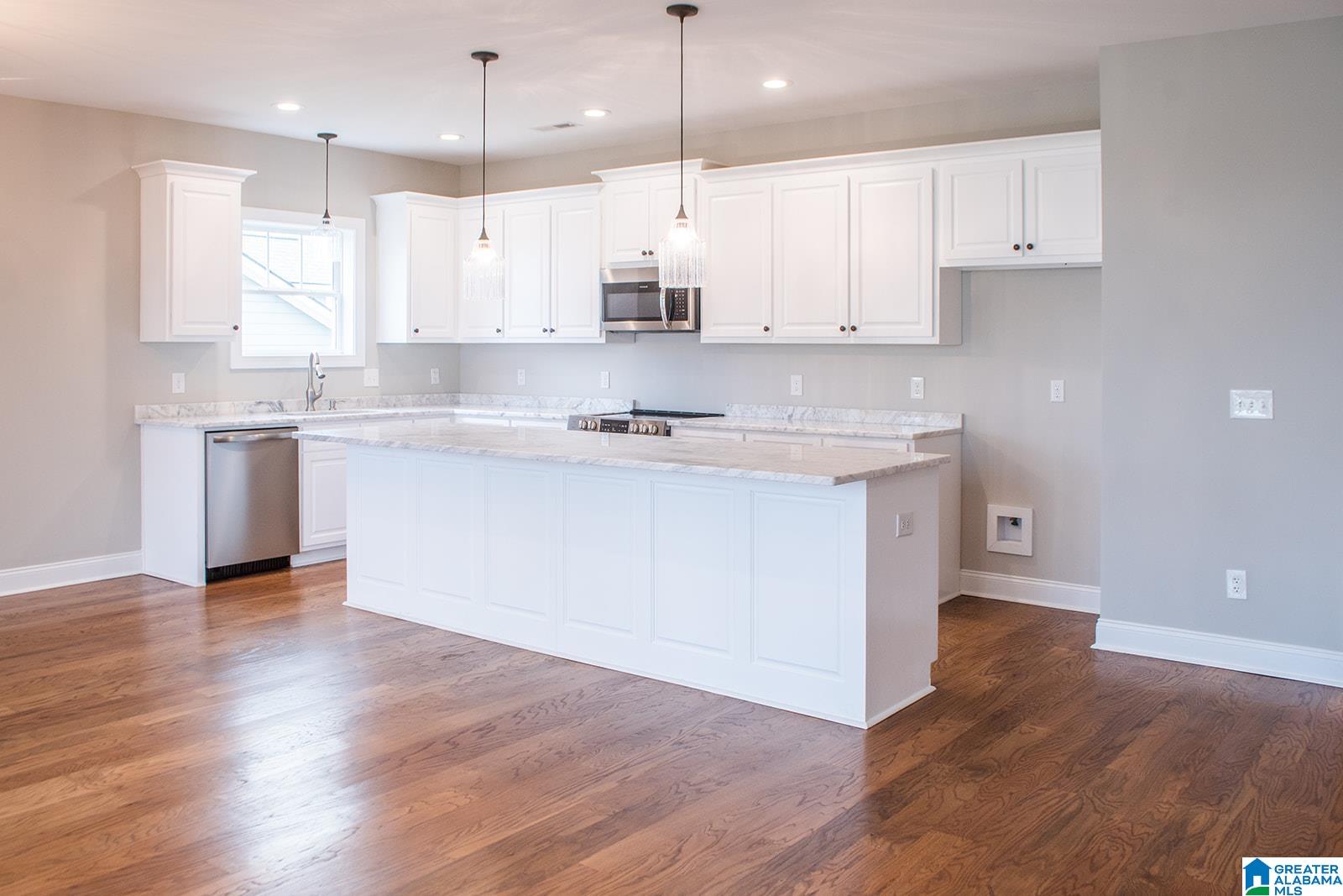 224 Shoreline View Talladega, AL 35160 - Photo 10 of 46