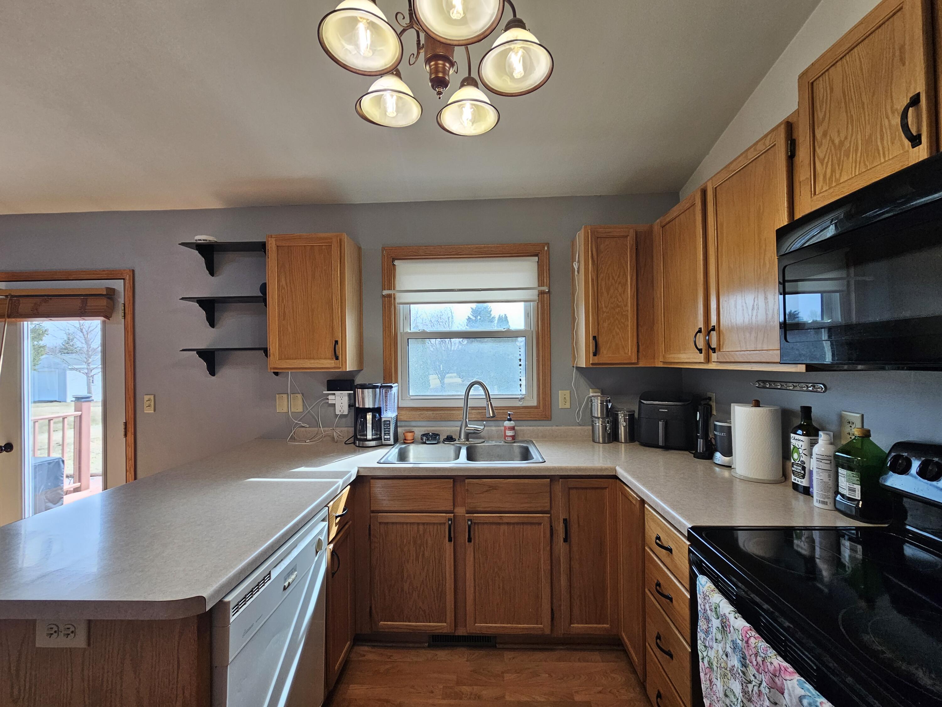 1016 Springs Road Fond du Lac, WI 54935 - Photo 11 of 17 Kitchen