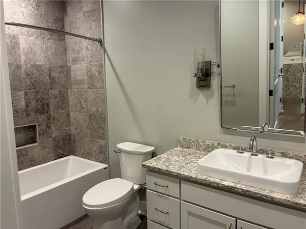 $1,635 | 818 Howard Avenue, Unit 204, New Orleans, LA 70130
