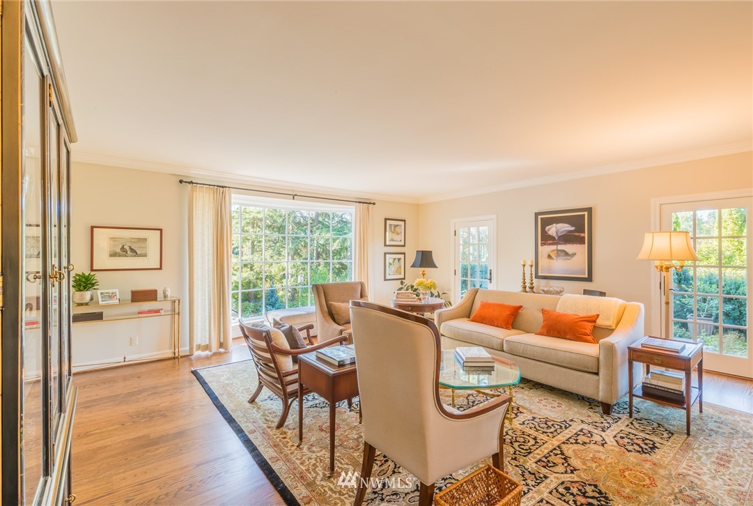 5512 Northeast Windermere Road Seattle, WA 98105 - Photo 8 of 25
