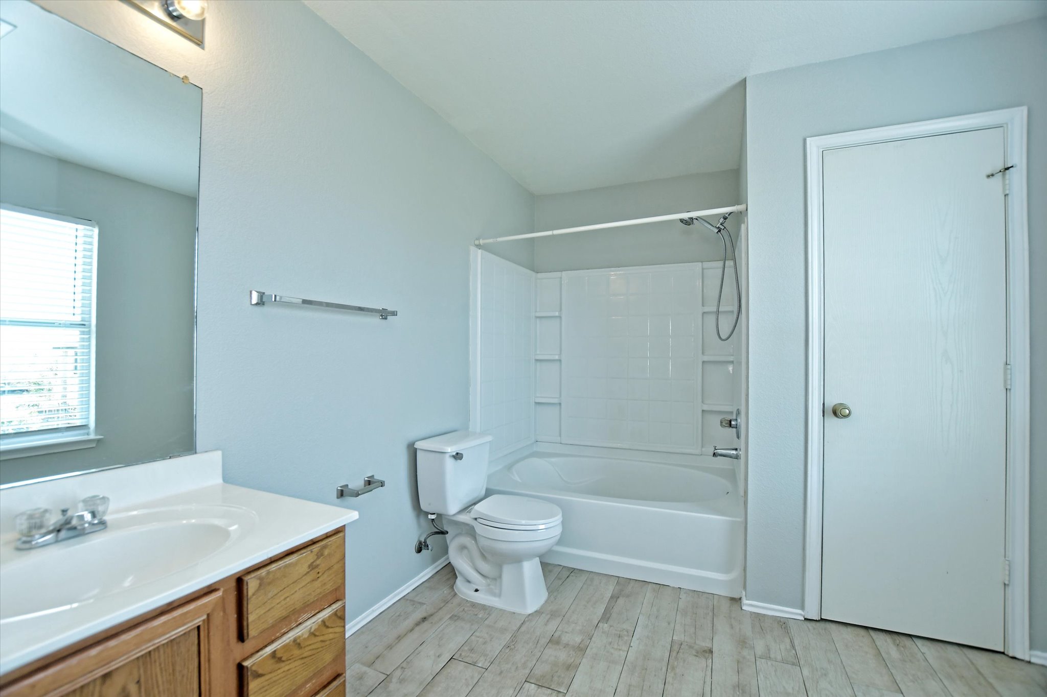 102 Blanco Woods Boulevard Elgin, TX 78621 - Photo 14 of 31