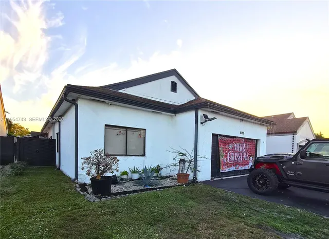 $4,300 | 8122 Northwest 187th Terrace, Hialeah, FL 33015