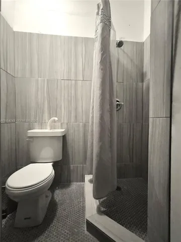 $4,300 | 8122 Northwest 187th Terrace, Hialeah, FL 33015