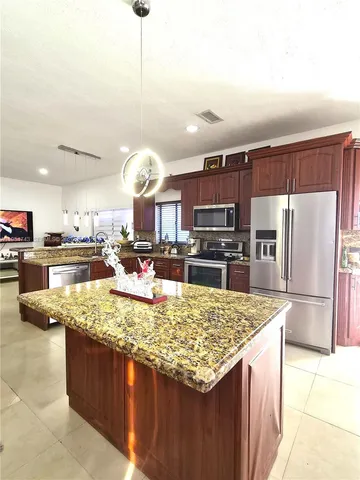 $4,300 | 8122 Northwest 187th Terrace, Hialeah, FL 33015