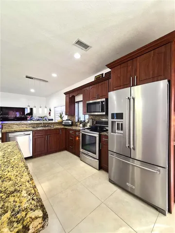 $4,300 | 8122 Northwest 187th Terrace, Hialeah, FL 33015