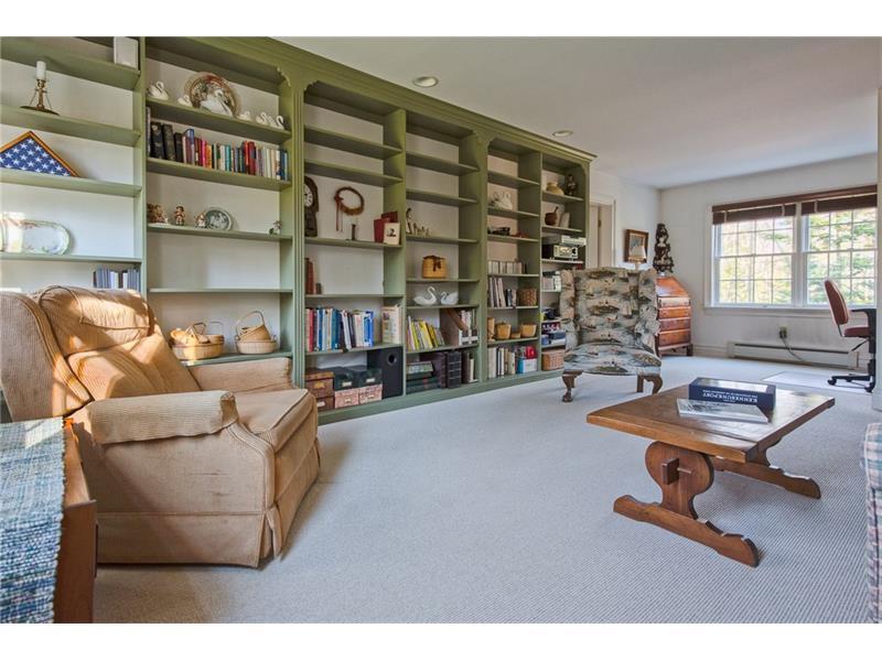 15 Wakefield Pasture Road Kennebunkport, ME 04046 - Photo 10 of 17 Built-ins in the living room