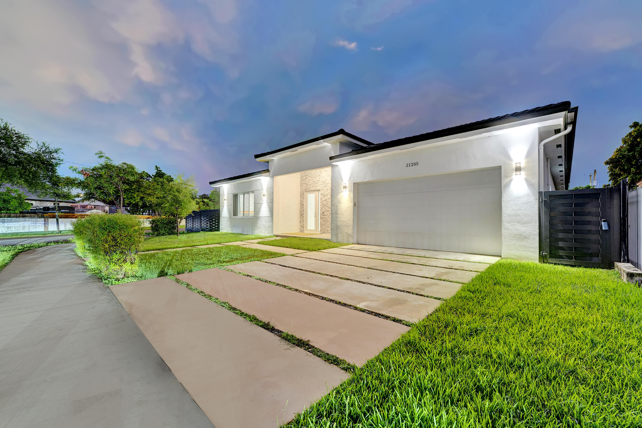21205 Ingraham Ave Road Cutler Bay, FL 33189 - Photo 7 of 45 a view of backyard with a garden and plants